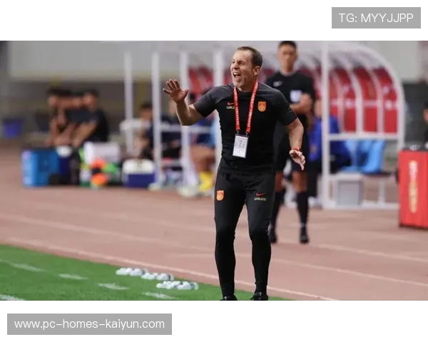 国家队热身策略更灵活：战术试验增多