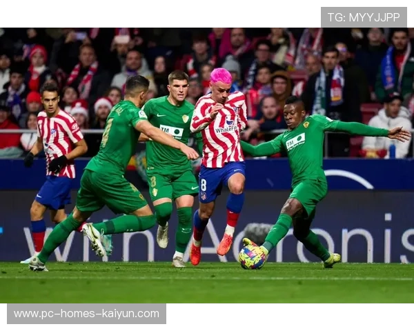 格列兹曼染新发色被队友玩坏，球场趣事背后的温情瞬间